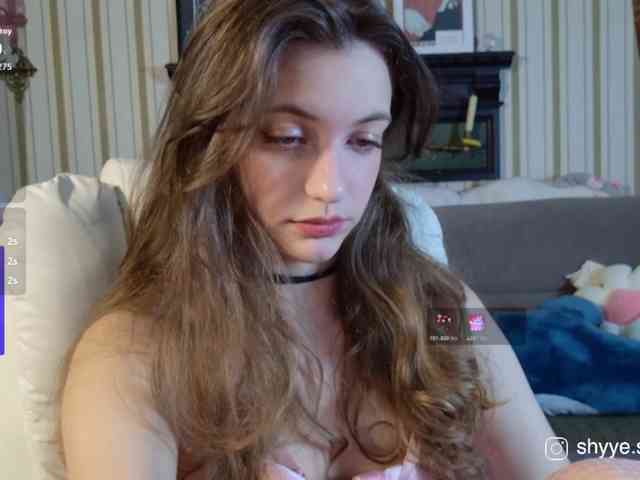 SarahShy webcam