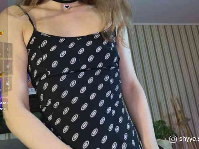 SarahShy webcam