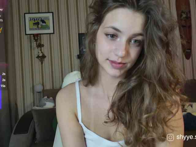SarahShy webcam