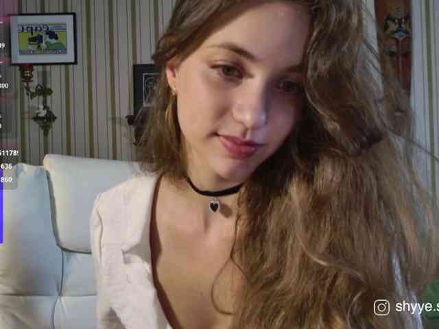 SarahShy webcam