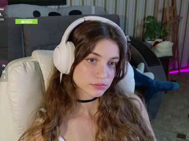 SarahShy webcam