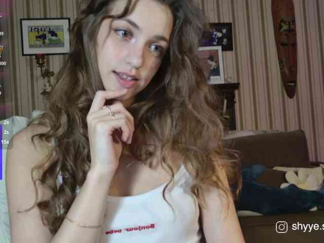 SarahShy webcam