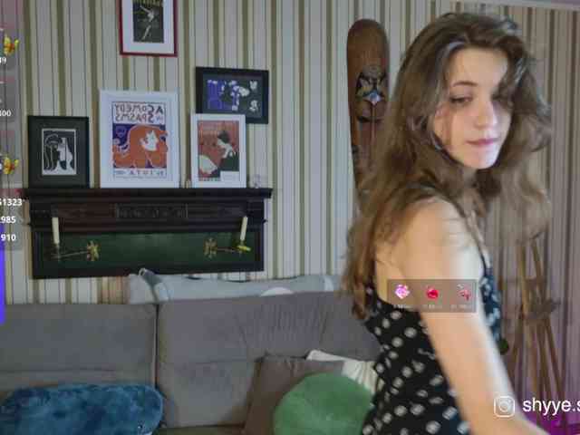 SarahShy webcam