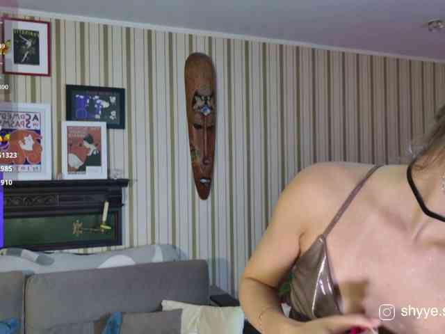 SarahShy webcam