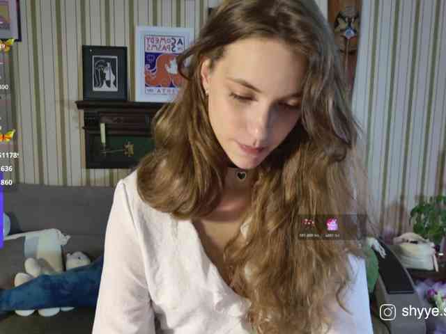 SarahShy webcam