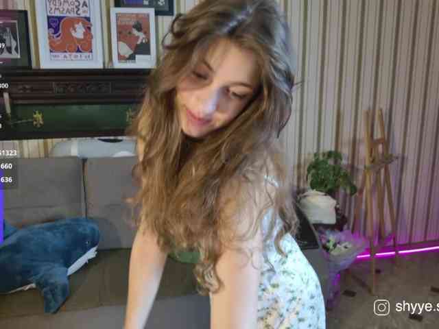 SarahShy webcam