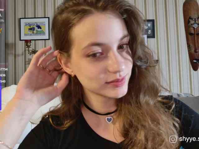 SarahShy webcam