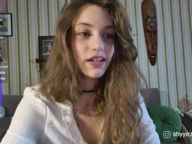 SarahShy webcam