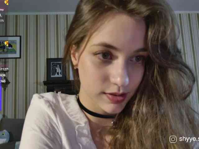 SarahShy webcam