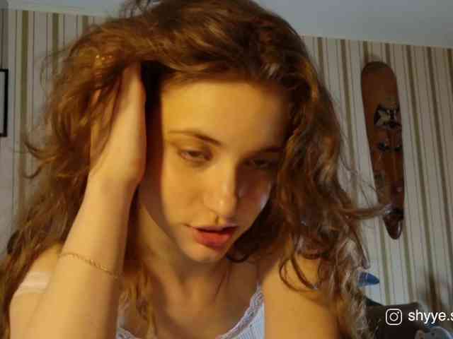 SarahShy webcam