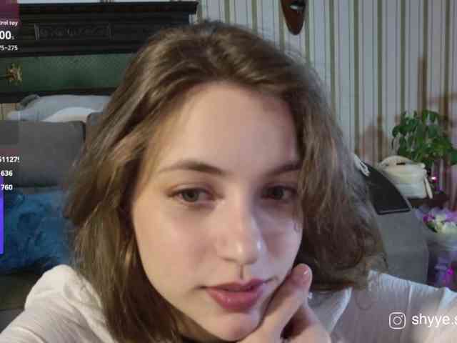 SarahShy webcam