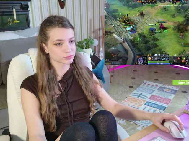 SarahSupershy Live Webcam on BongaCams