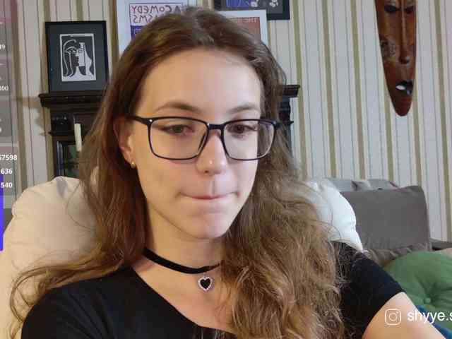 SarahShy webcam