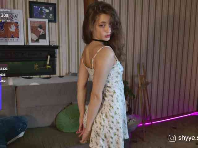 SarahShy webcam