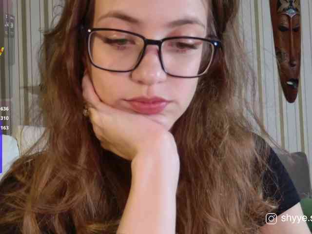 SarahShy webcam