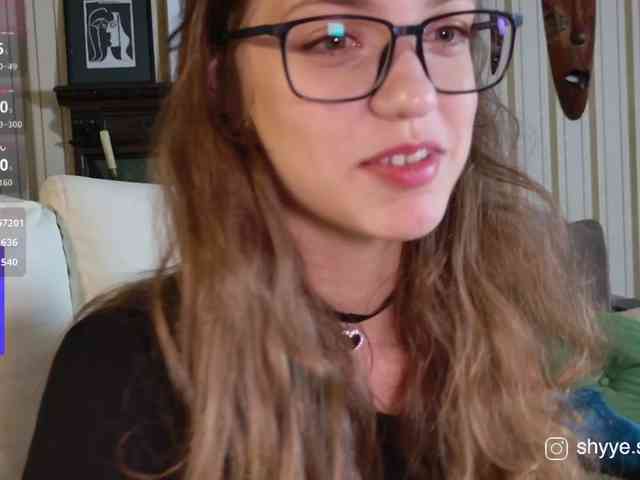 SarahShy webcam