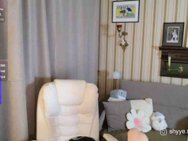 SarahShy webcam