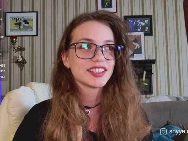 SarahShy webcam