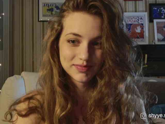 SarahShy webcam