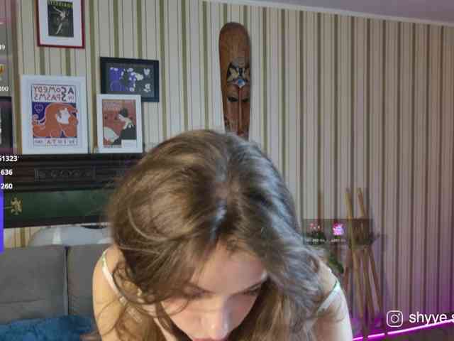 SarahShy webcam
