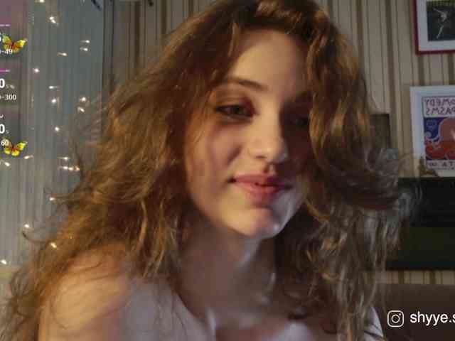 SarahShy webcam