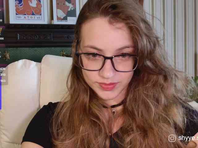 SarahShy webcam