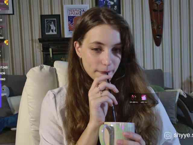 SarahShy webcam