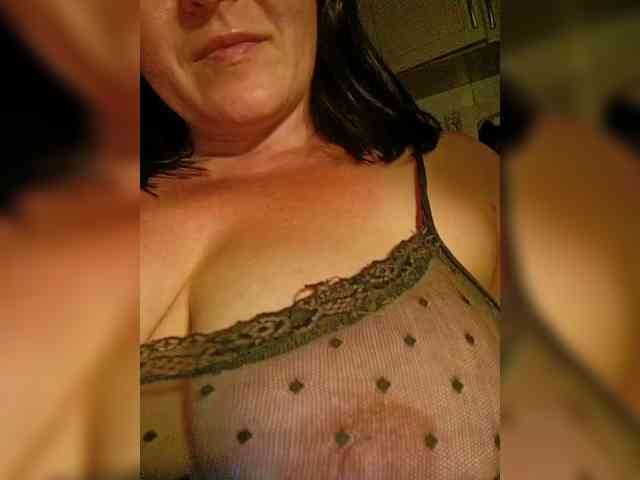 Elizabethh Live Webcam on BongaCams