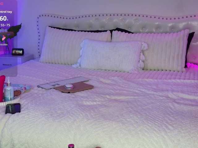 Violet888's BongaCams show and profile