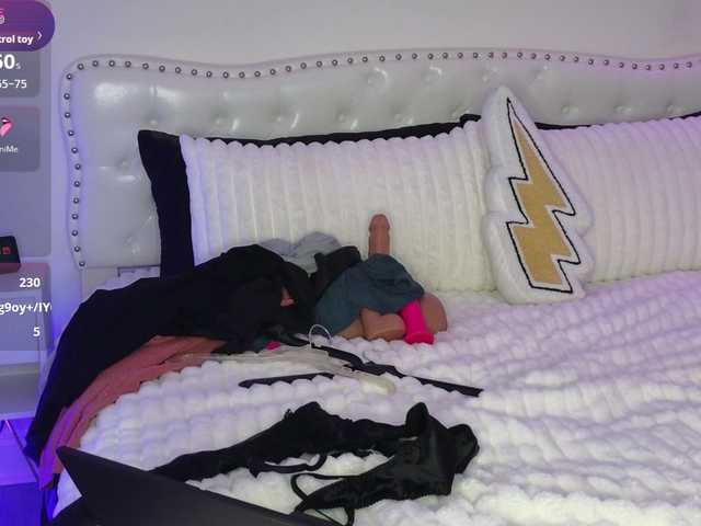 Violet888's BongaCams show and profile