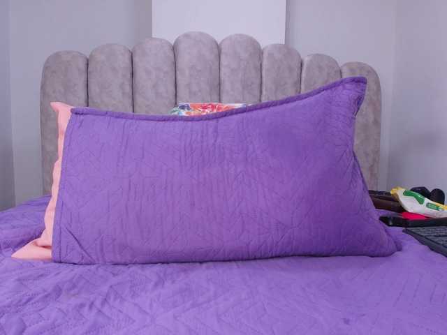 shels-loreds's BongaCams show and profile