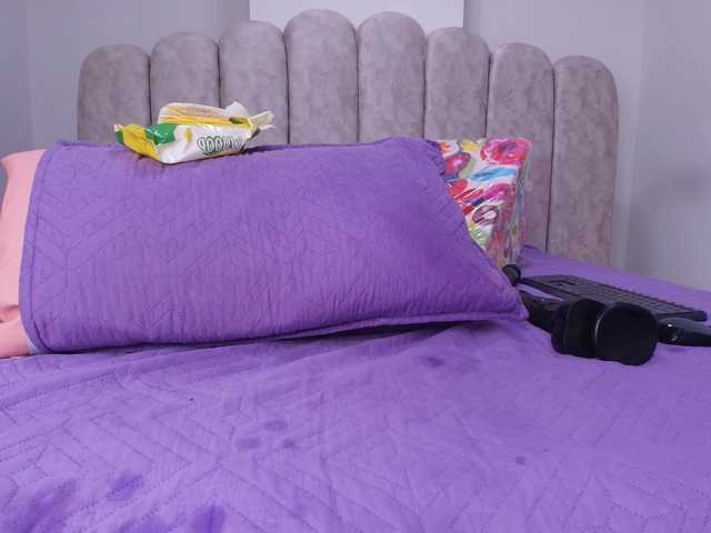 shels-loreds's BongaCams show and profile