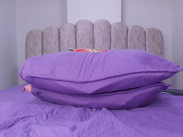 shels-loreds's BongaCams show and profile