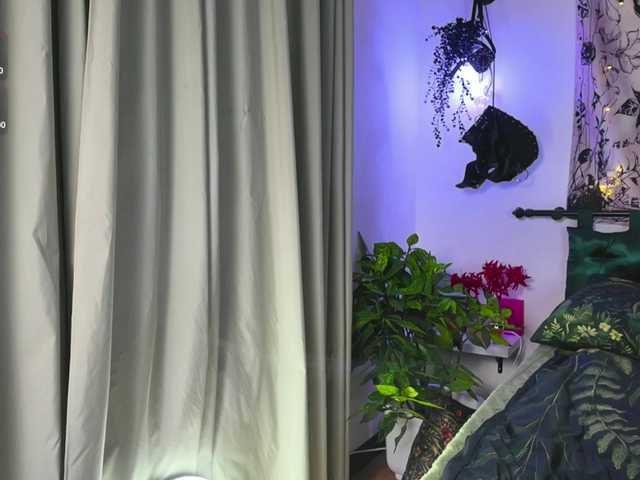 VikkiRood's BongaCams show and profile