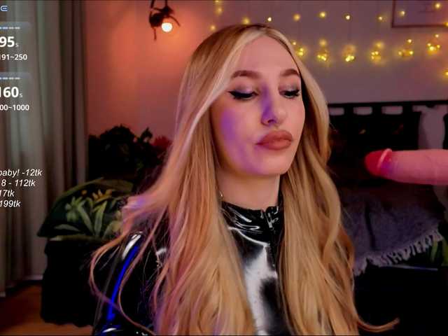 VikkiRood's BongaCams show and profile