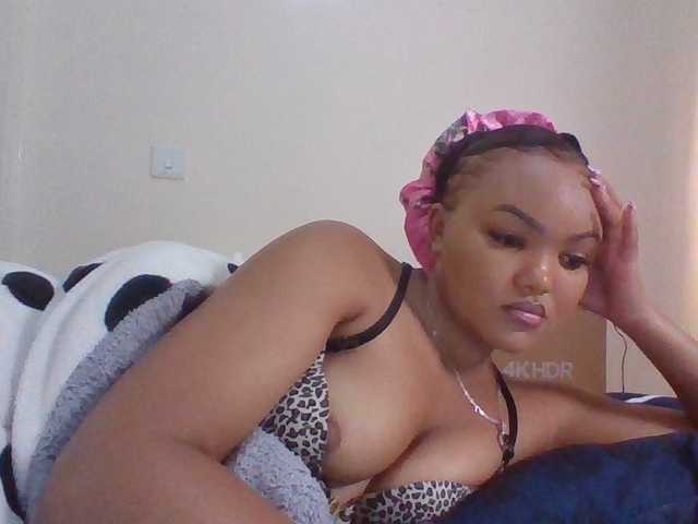 Beautystar12's BongaCams show and profile