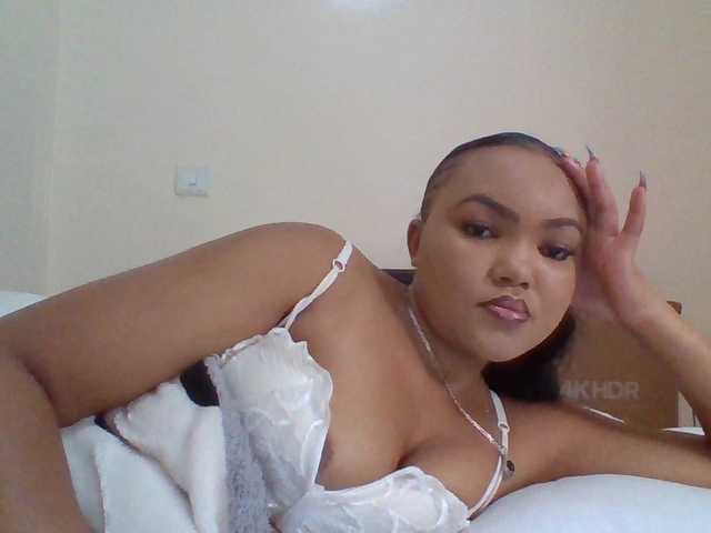 Beautystar12's BongaCams show and profile