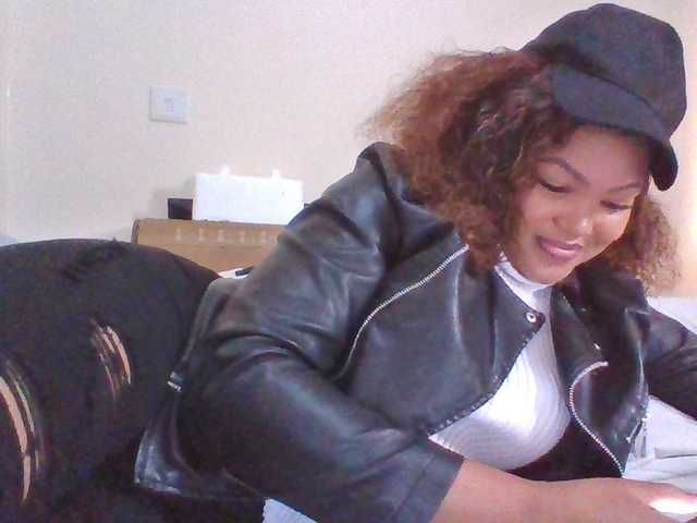 Beautystar12's BongaCams show and profile