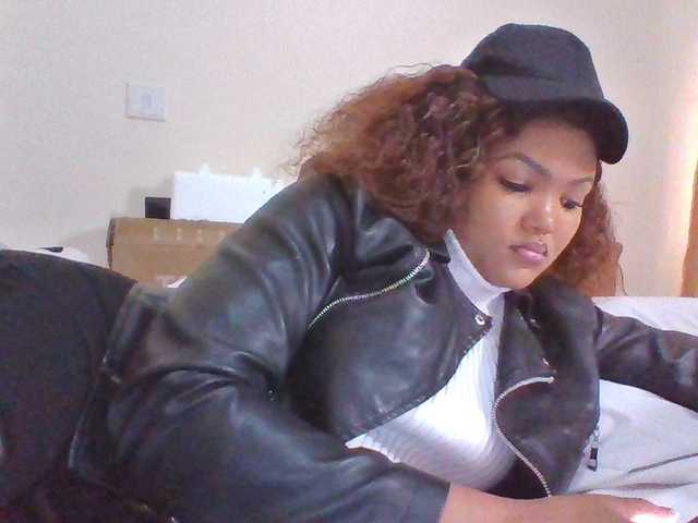 Beautystar12's BongaCams show and profile