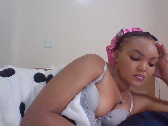 Beautystar12's BongaCams show and profile