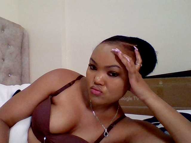 Beautystar12's BongaCams show and profile