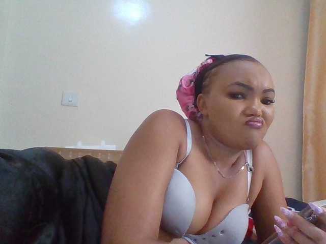 Beautystar12 live cam profile