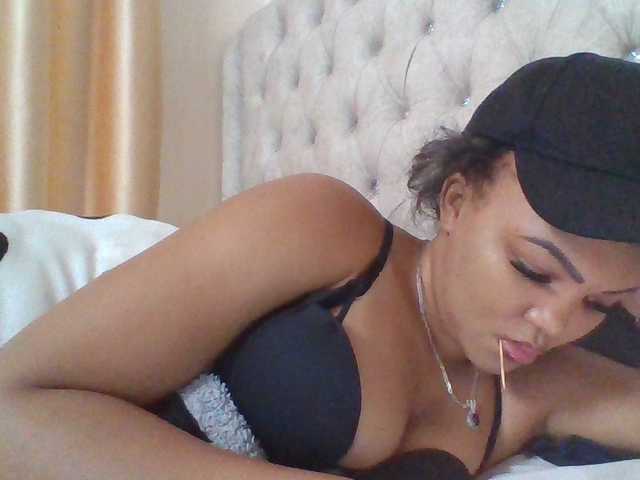 Beautystar12's BongaCams show and profile