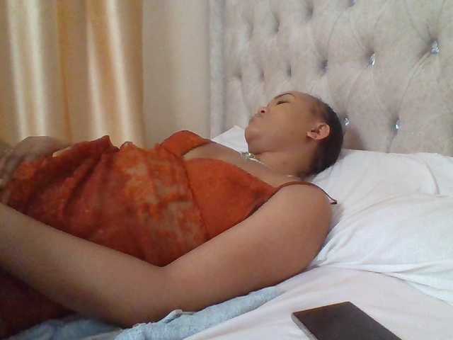 Beautystar12's BongaCams show and profile