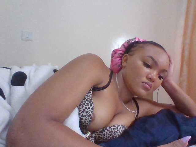 Beautystar12's BongaCams show and profile