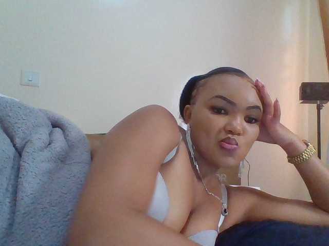 Beautystar12's BongaCams show and profile