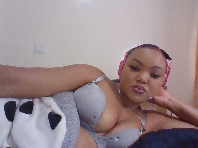 Beautystar12's BongaCams show and profile