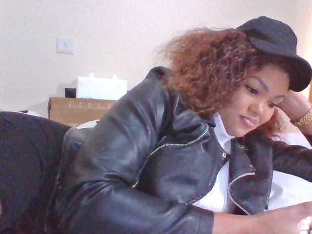 Beautystar12's BongaCams show and profile