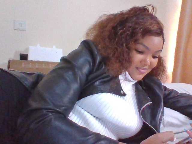 Beautystar12's BongaCams show and profile