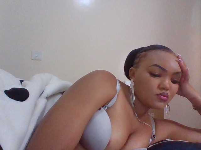 Beautystar12's BongaCams show and profile